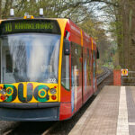 Ein Wagen der Straßenbahnlinie 10 an der Endhaltestelle in Ilfeld.