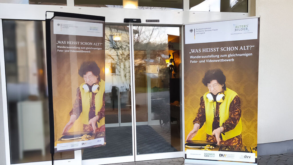 Eingang zu einer Ausstellung