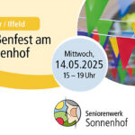 Plakat zum Straßenfest am Sonnenhof in Harztor/Ilfeld am Mittwoch, 14. Mai 2025, von 15 bis 19 Uhr, veranstaltet vom Seniorenwerk Sonnenhof; mit bunten Wimpelketten im Hintergrund.
