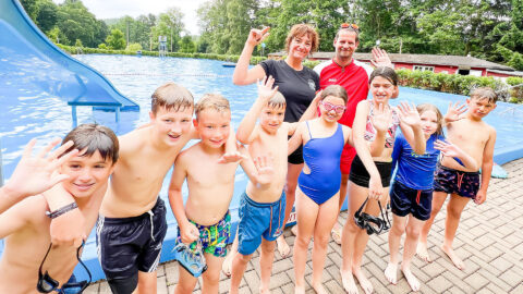 Grundschul-Schwimmfest im Waldbad Neustadt
