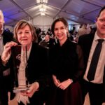 Niels Neu (Vorsitzender NUV), Unternehmerin des Jahres 2025 Martina Röder, Laudatorin Carolin Gerbothe (MdL) und Michael Tallai (Geschäftsführer FUNKE Medien Gruppe Thüringen)