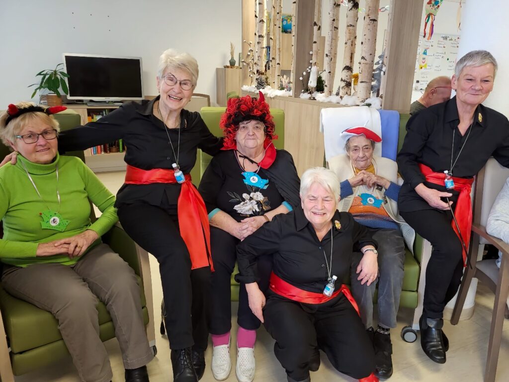 Narrentreiben und königlicher Besuch in Tagespflege St. Johannis