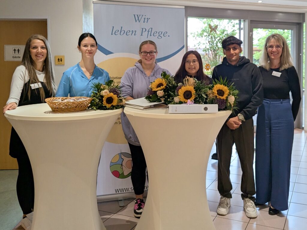 Nadin Hertwig, Einrichtungsleitung des Seniorenpflegeheims Asternhof in Ellrich, begrüßt neue Auszubildende in der Pflege (Ausbildungsstart September 2026).