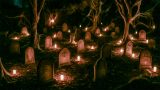 Stimmungsvoll beleuchteter Friedhof bei Nacht: Zwischen alten Grabsteinen und knorrigen Bäumen flackern zahlreiche Kerzen, deren warmes Licht den Boden und die neblige Umgebung in ein geheimnisvolles, leicht unheimliches Glühen taucht.
